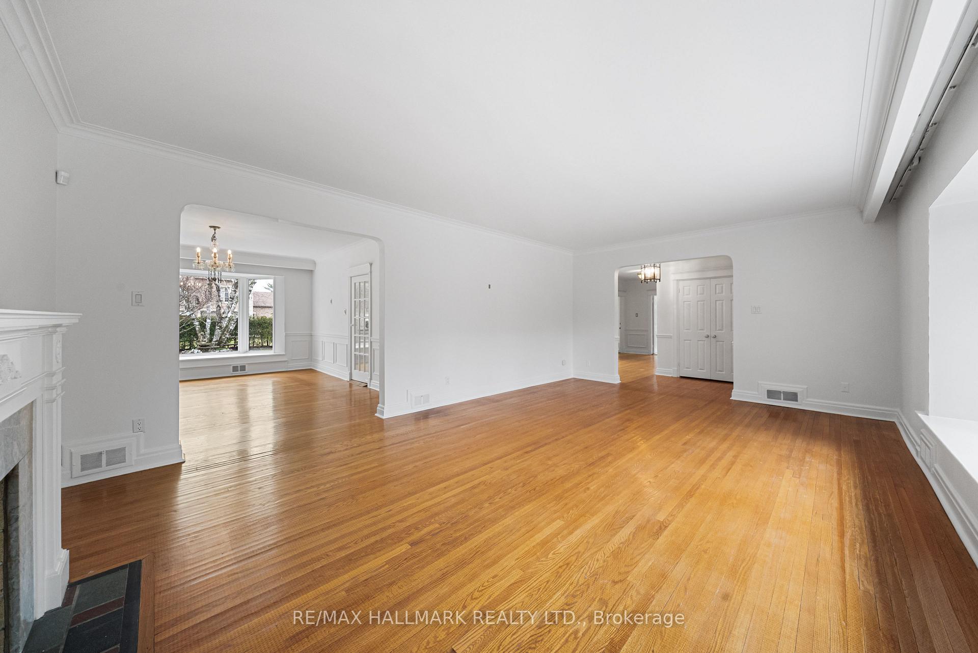 Photo 9 of 154 Valley Road, North York, Bridle Path-Sunnybrook-York Mills — HOMEH