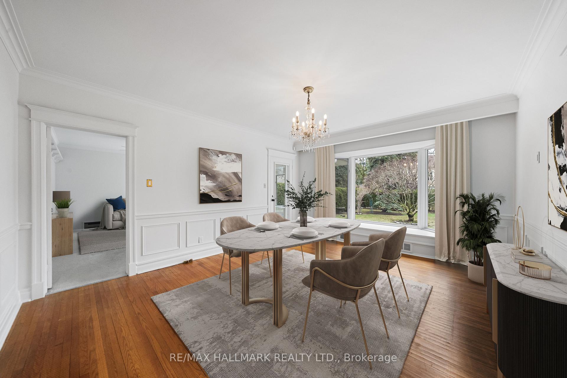 Photo 10 of 154 Valley Road, North York, Bridle Path-Sunnybrook-York Mills — HOMEH