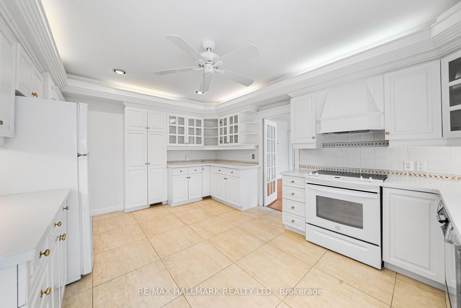 Photo 14 of 154 Valley Road, North York, Bridle Path-Sunnybrook-York Mills — HOMEH