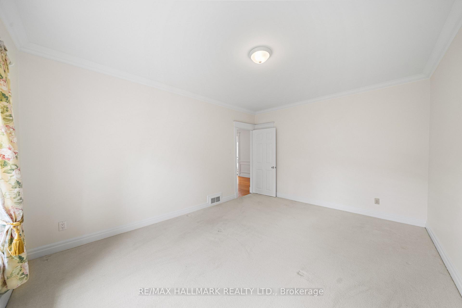 Photo 31 of 154 Valley Road, North York, Bridle Path-Sunnybrook-York Mills — HOMEH