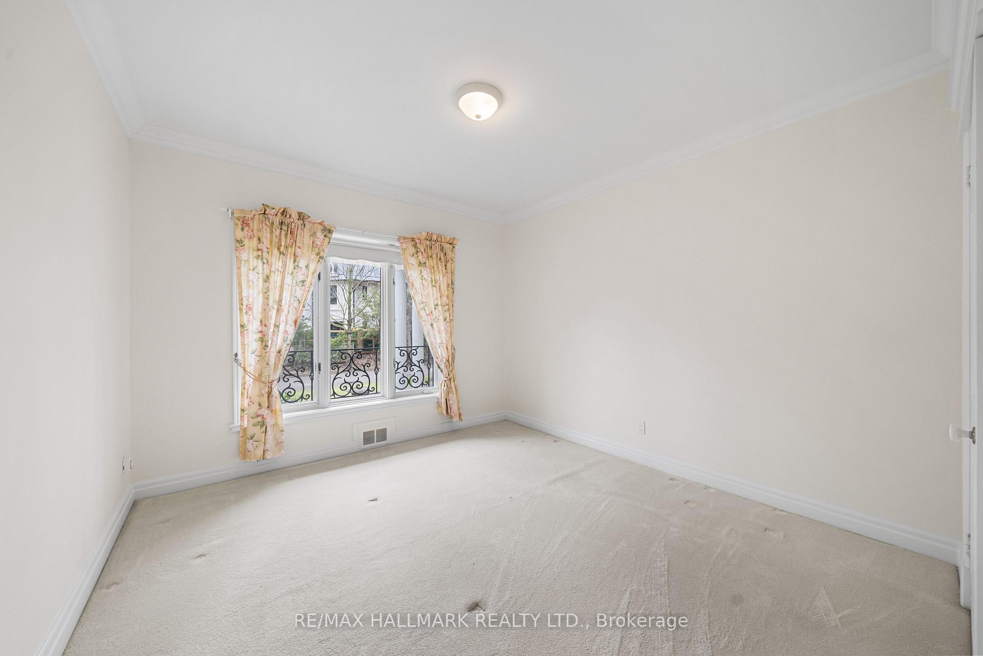 Photo 33 of 154 Valley Road, North York, Bridle Path-Sunnybrook-York Mills — HOMEH