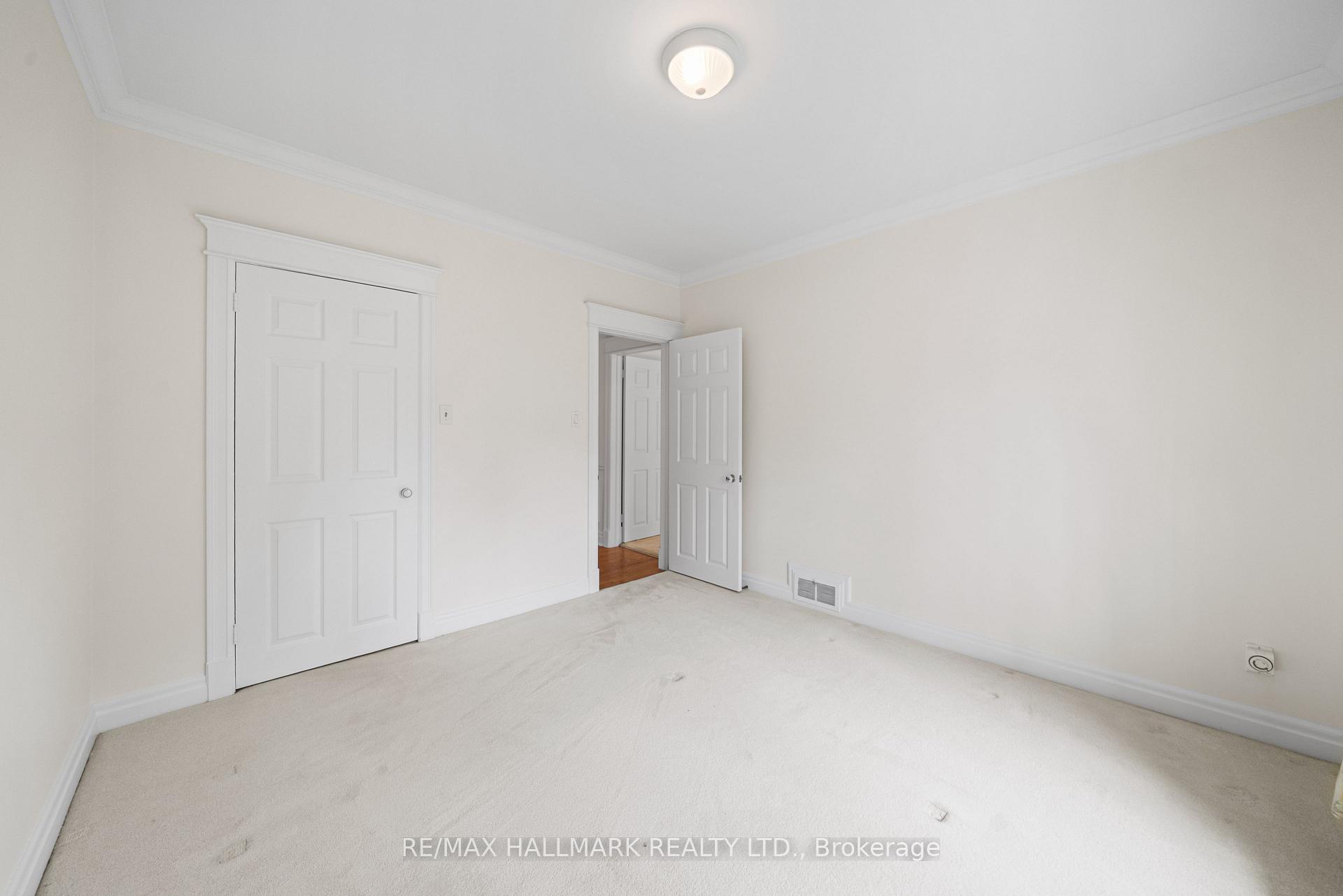 Photo 34 of 154 Valley Road, North York, Bridle Path-Sunnybrook-York Mills — HOMEH