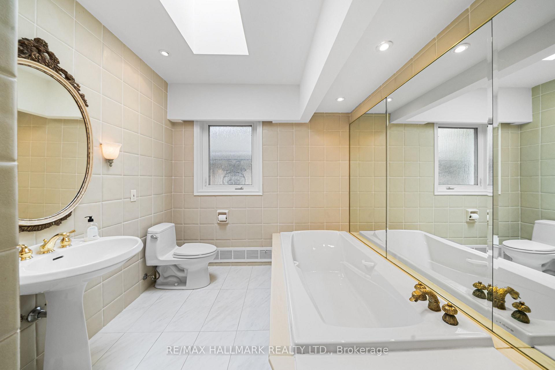 Photo 35 of 154 Valley Road, North York, Bridle Path-Sunnybrook-York Mills — HOMEH