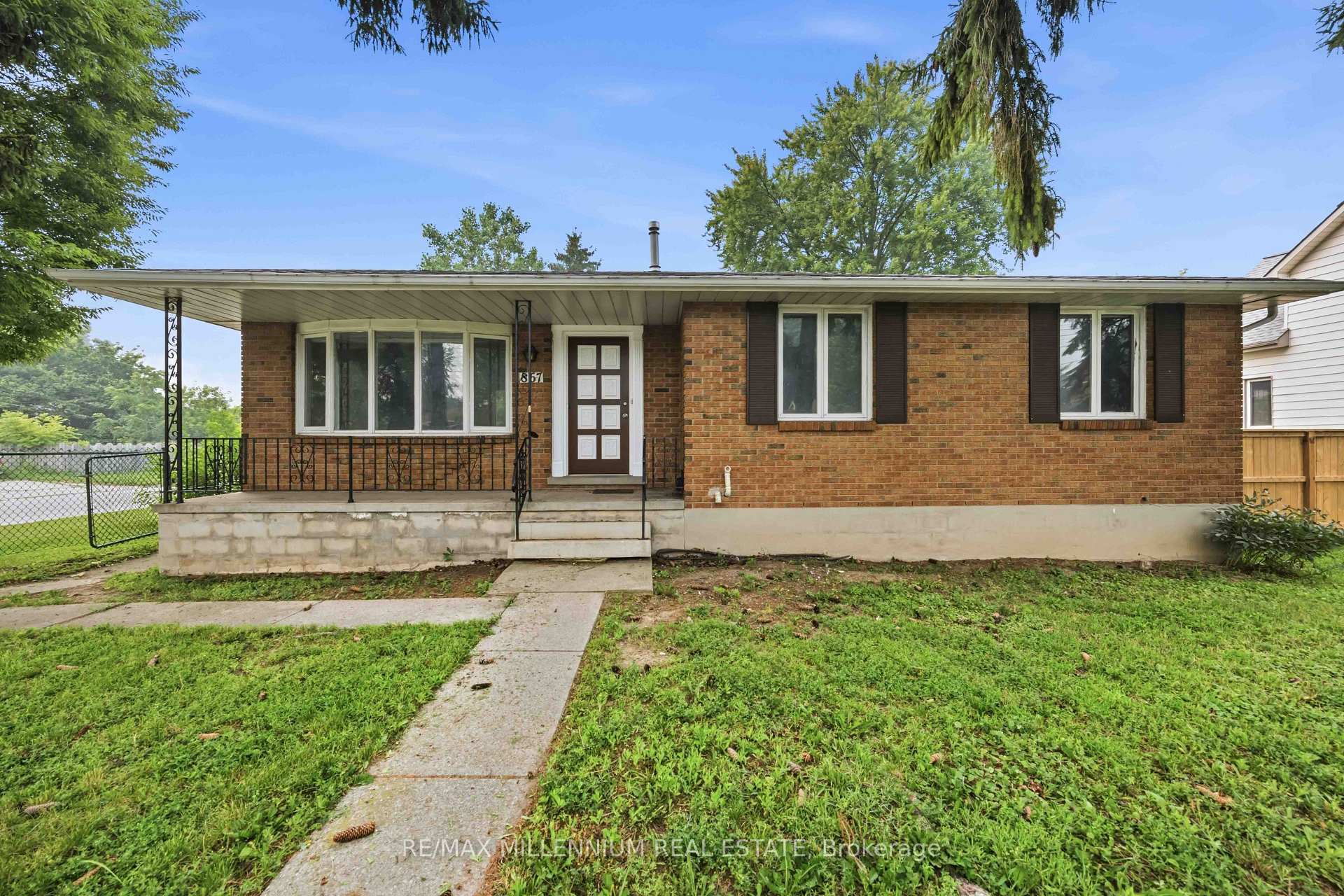 Photo of 867 Wellington Street