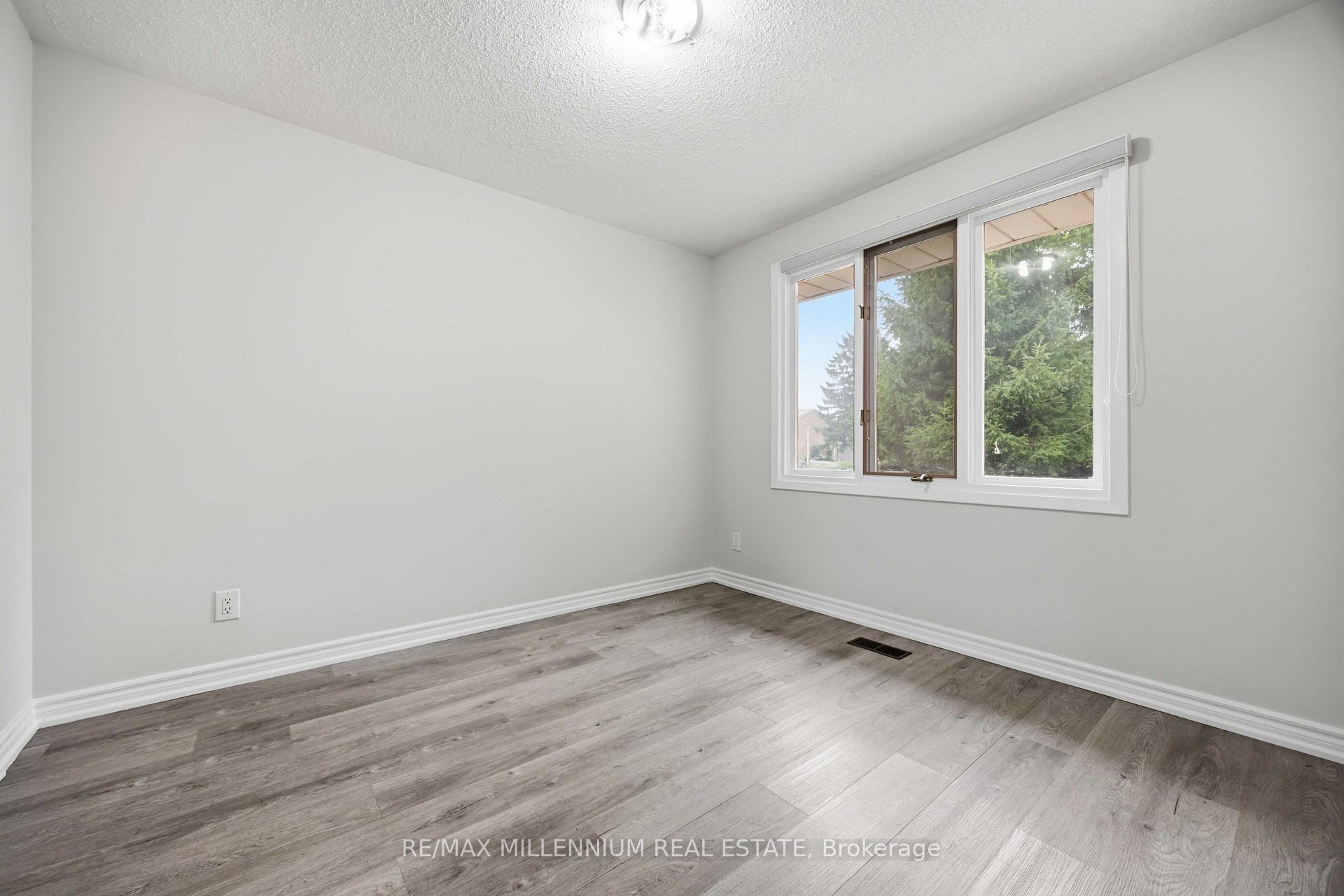 Photo 6 of 867 Wellington Street, Sarnia — HOMEH