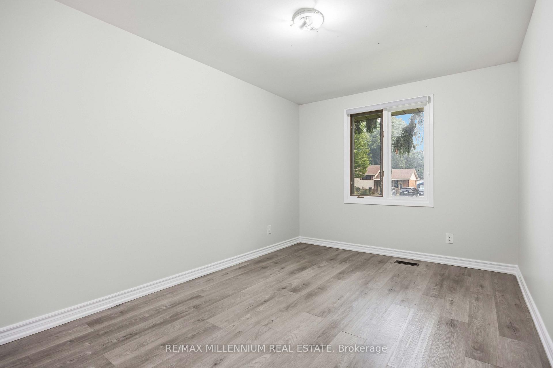 Photo 11 of 867 Wellington Street, Sarnia — HOMEH