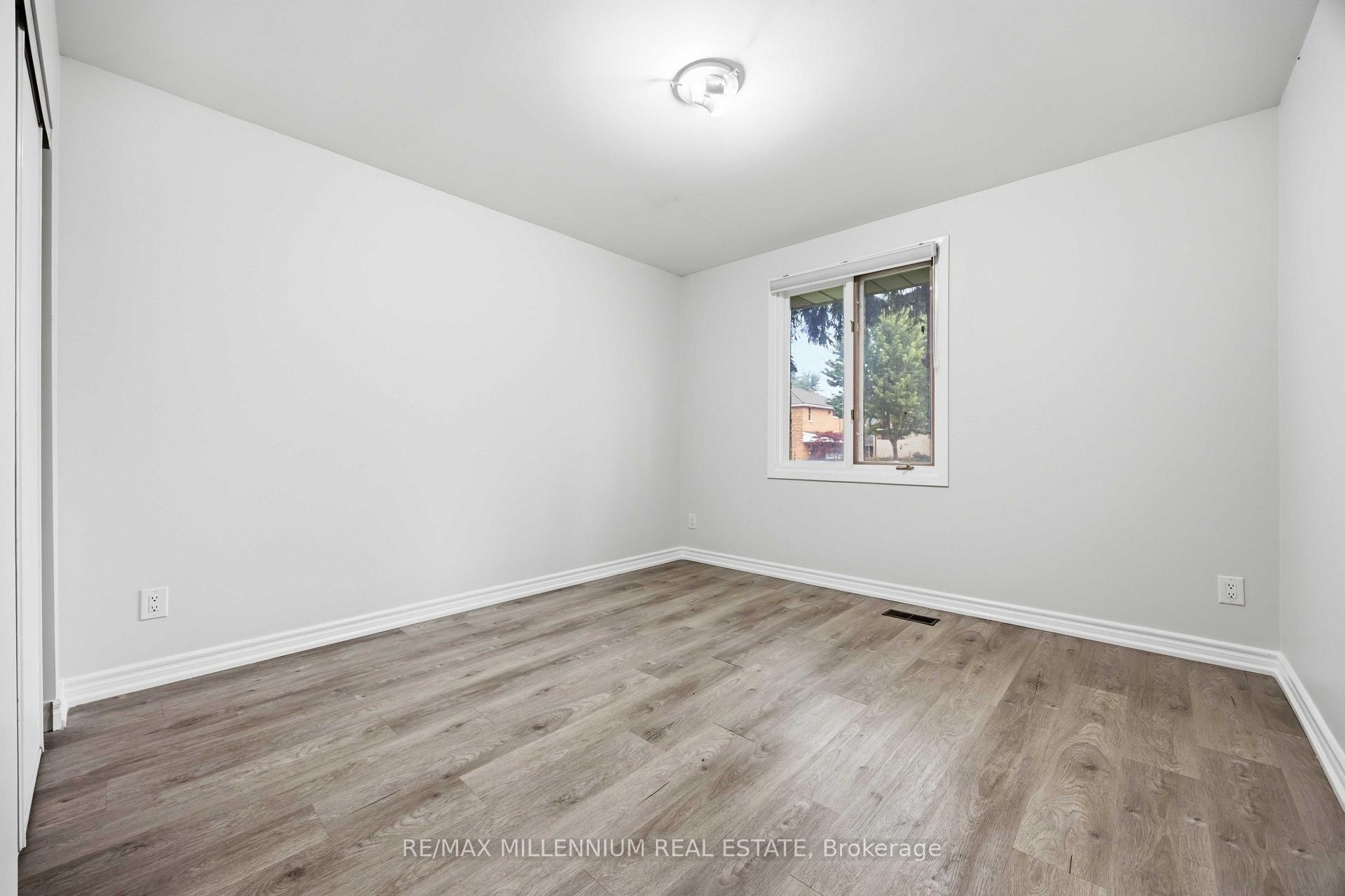 Photo 15 of 867 Wellington Street, Sarnia — HOMEH