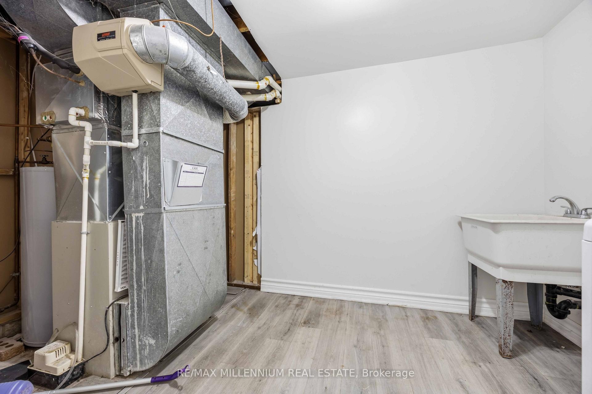 Photo 23 of 867 Wellington Street, Sarnia — HOMEH