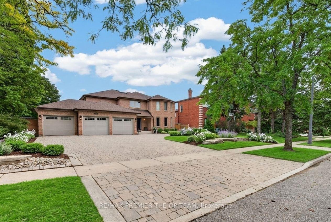 Photo 2 of 155 Dianawood Ridge, Vaughan, East Woodbridge — HOMEH