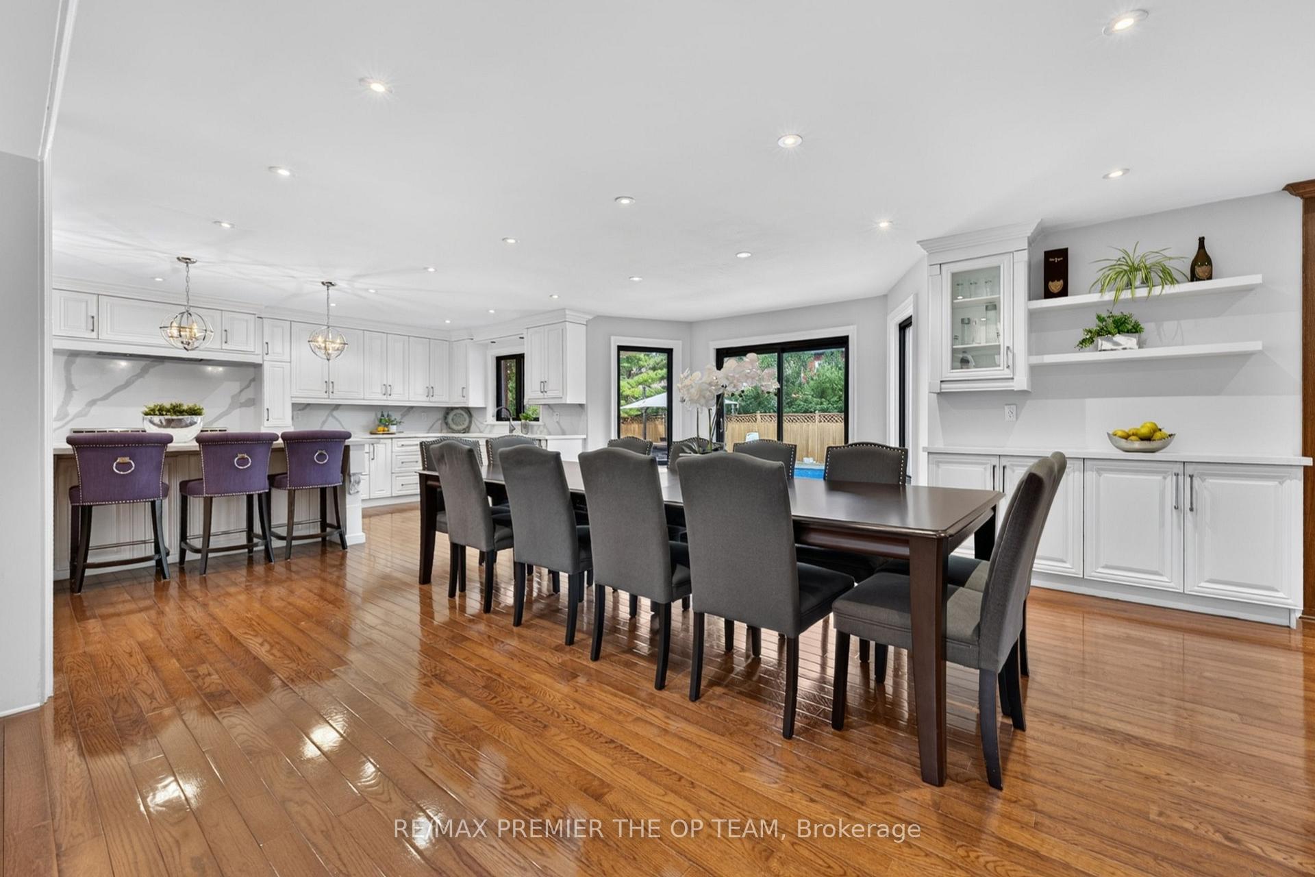 Photo 7 of 155 Dianawood Ridge, Vaughan, East Woodbridge — HOMEH