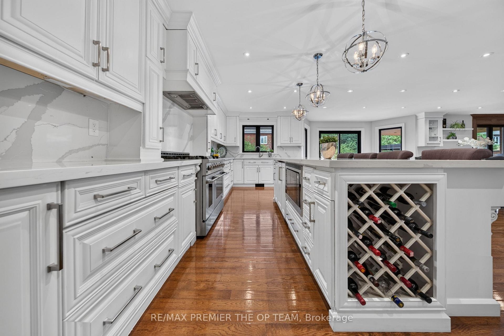 Photo 9 of 155 Dianawood Ridge, Vaughan, East Woodbridge — HOMEH