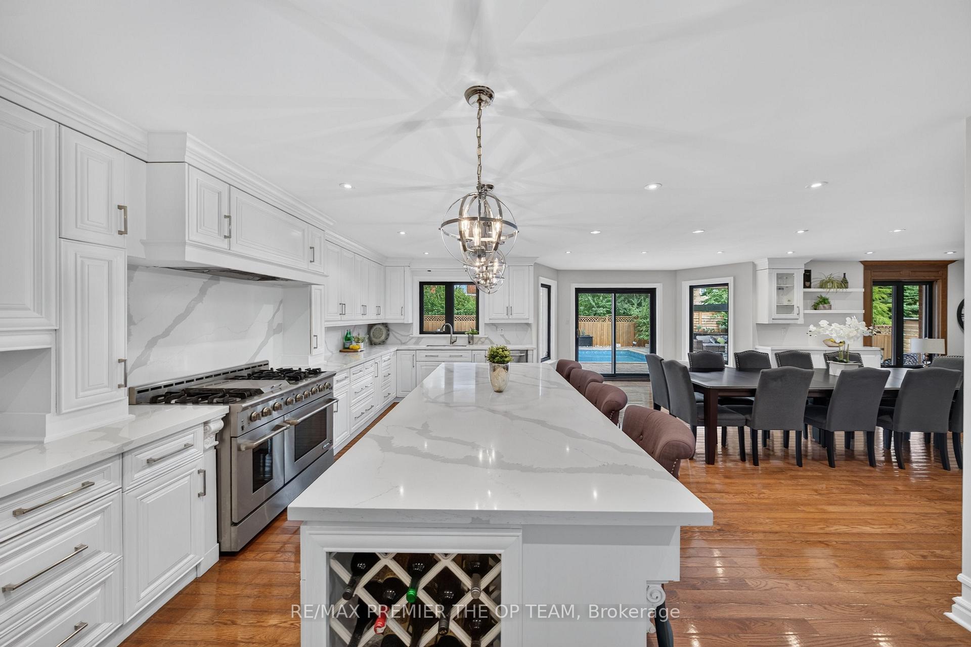 Photo 10 of 155 Dianawood Ridge, Vaughan, East Woodbridge — HOMEH