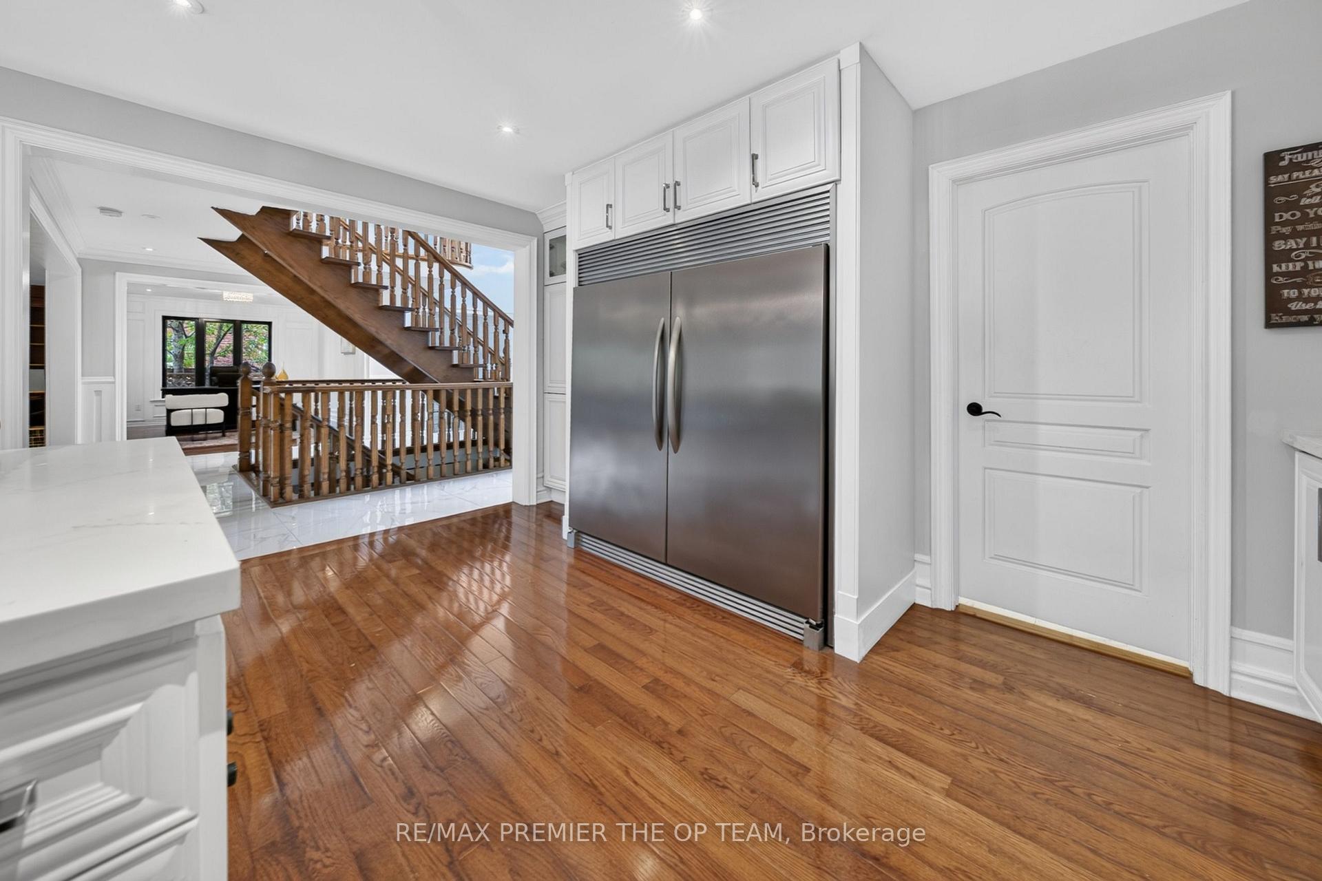 Photo 11 of 155 Dianawood Ridge, Vaughan, East Woodbridge — HOMEH