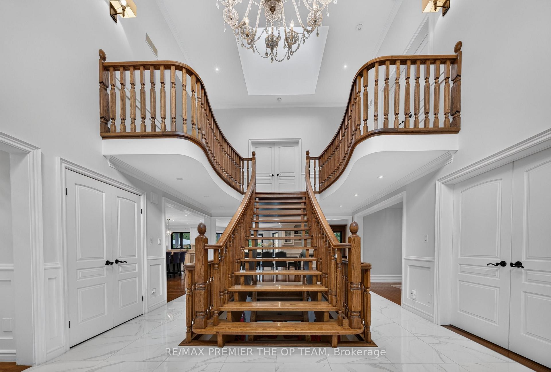 Photo 14 of 155 Dianawood Ridge, Vaughan, East Woodbridge — HOMEH