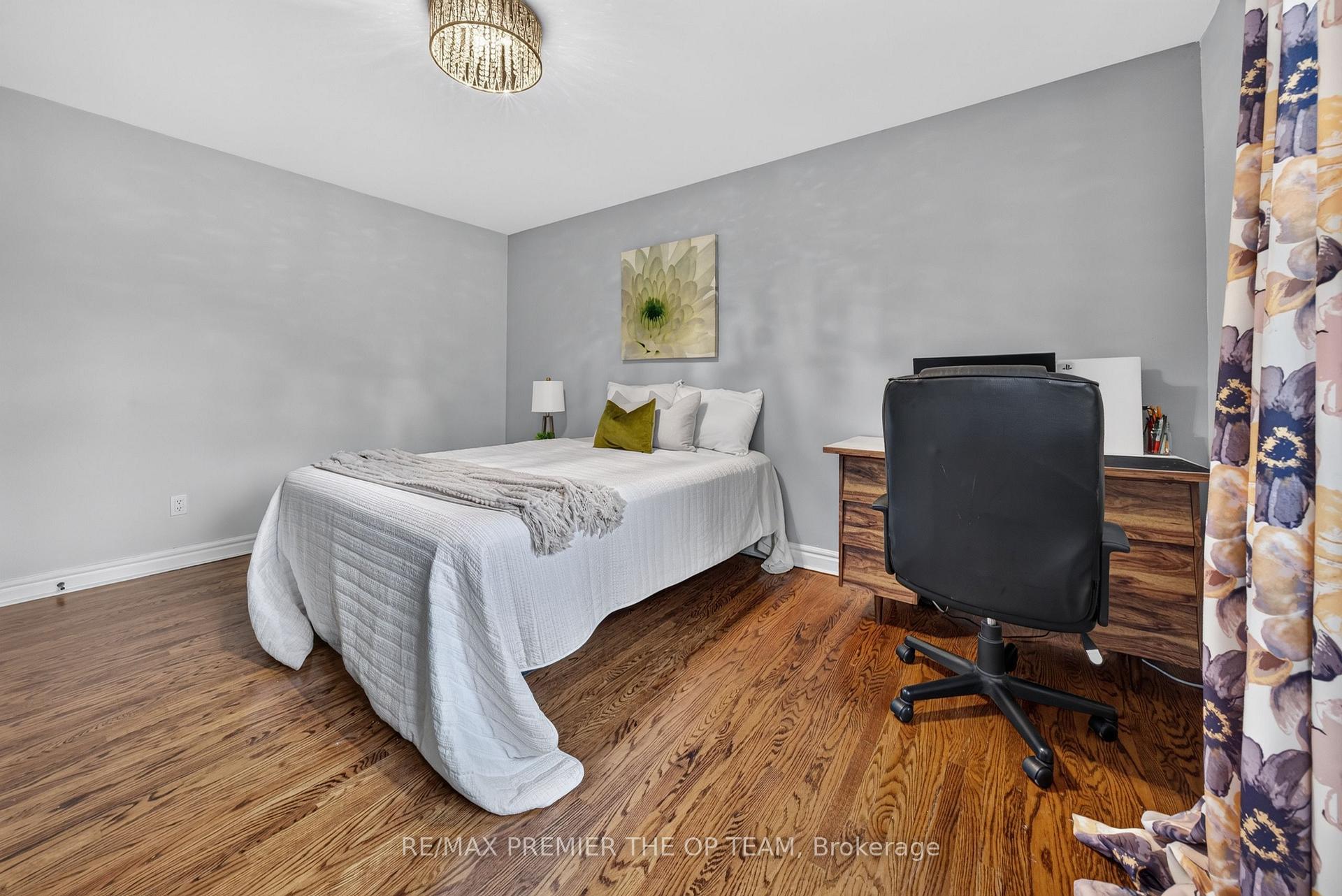 Photo 22 of 155 Dianawood Ridge, Vaughan, East Woodbridge — HOMEH