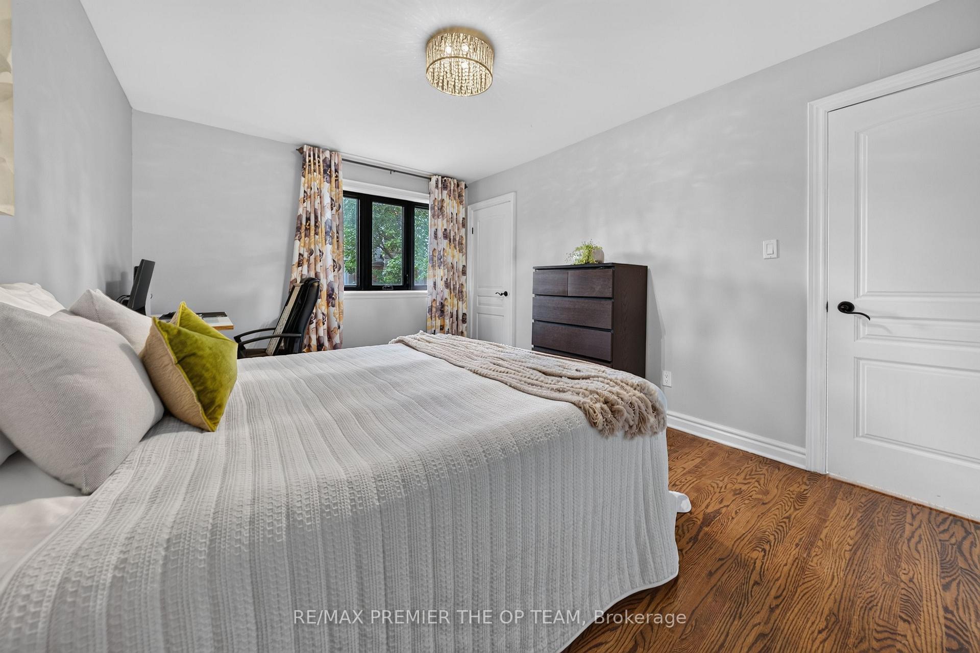 Photo 23 of 155 Dianawood Ridge, Vaughan, East Woodbridge — HOMEH