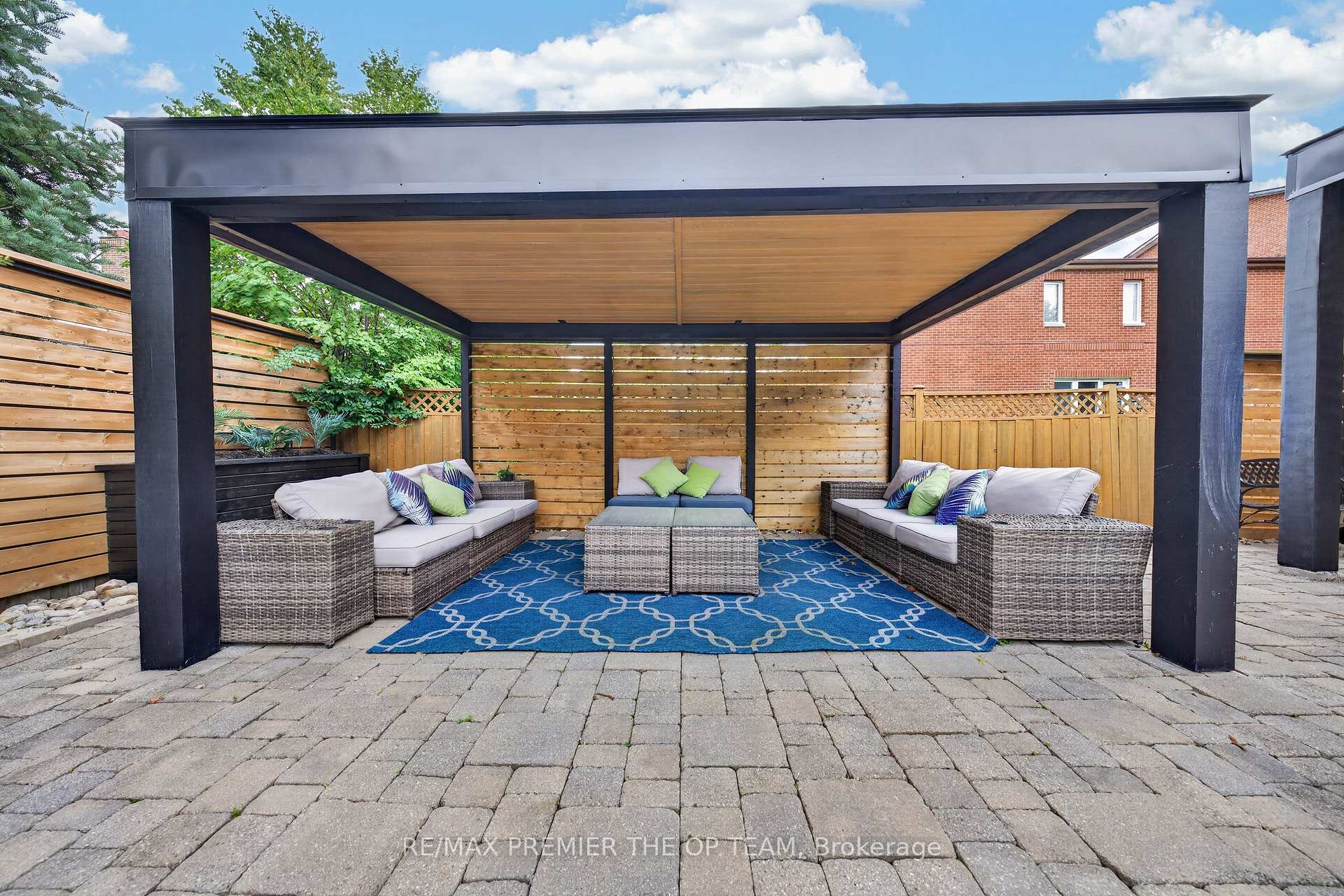 Photo 32 of 155 Dianawood Ridge, Vaughan, East Woodbridge — HOMEH