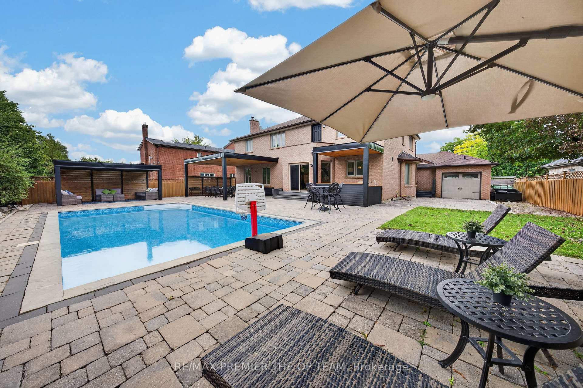 Photo 35 of 155 Dianawood Ridge, Vaughan, East Woodbridge — HOMEH