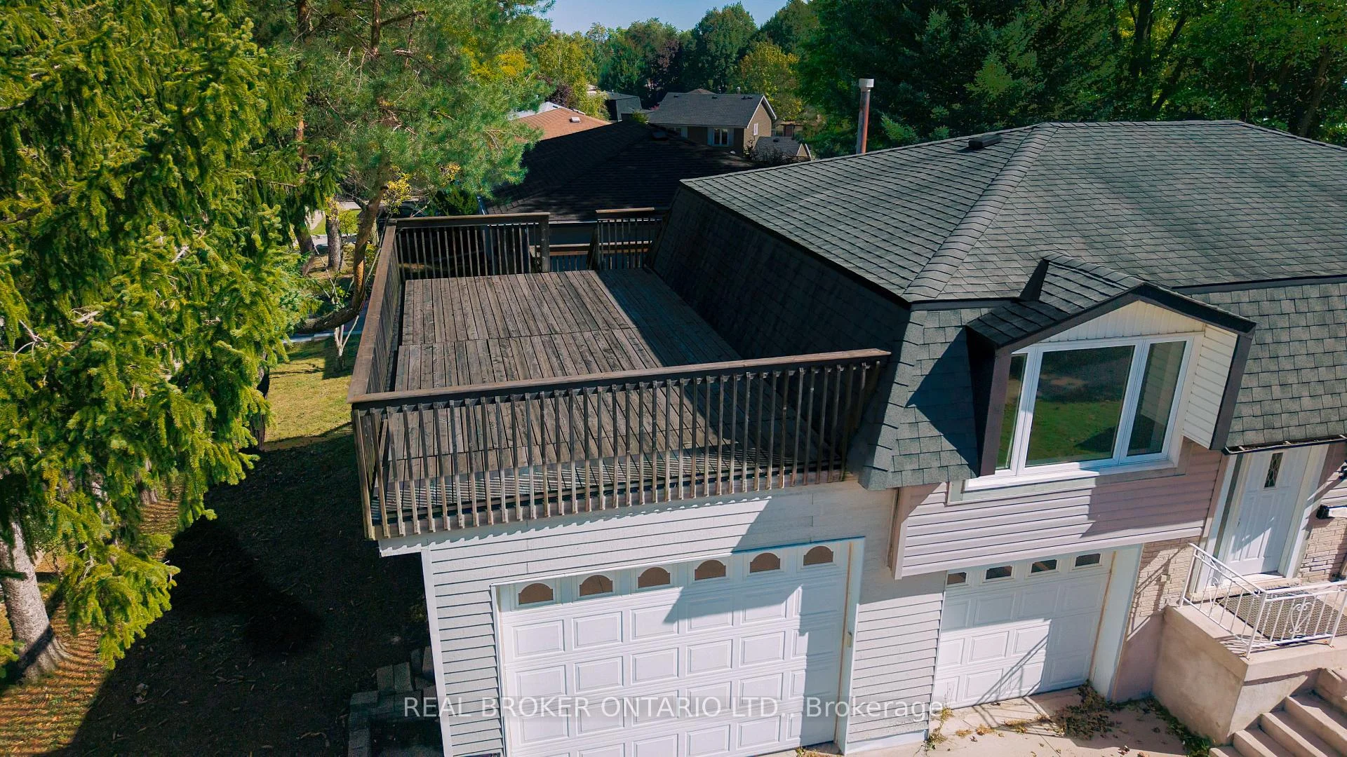 Photo 3 of 5 Nathaniel Crescent, Kitchener, Pioneer Park — HOMEH
