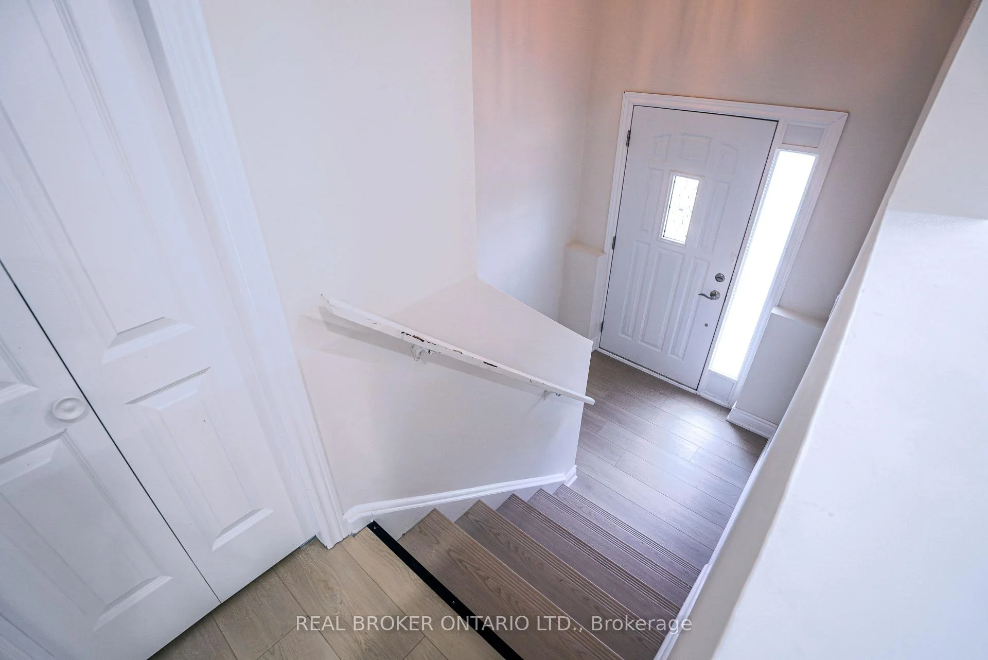 Photo 6 of 5 Nathaniel Crescent, Kitchener, Pioneer Park — HOMEH