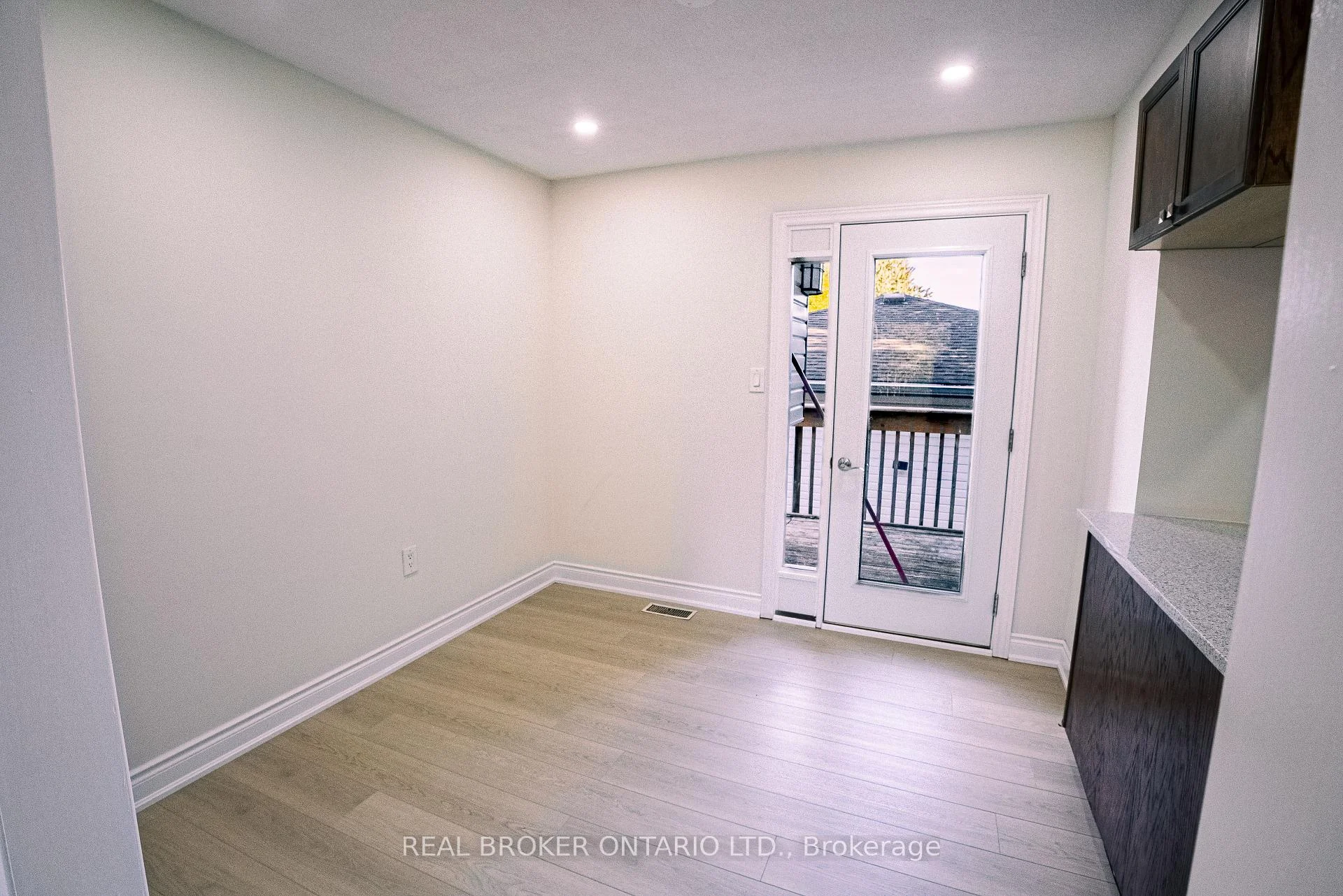 Photo 13 of 5 Nathaniel Crescent, Kitchener, Pioneer Park — HOMEH