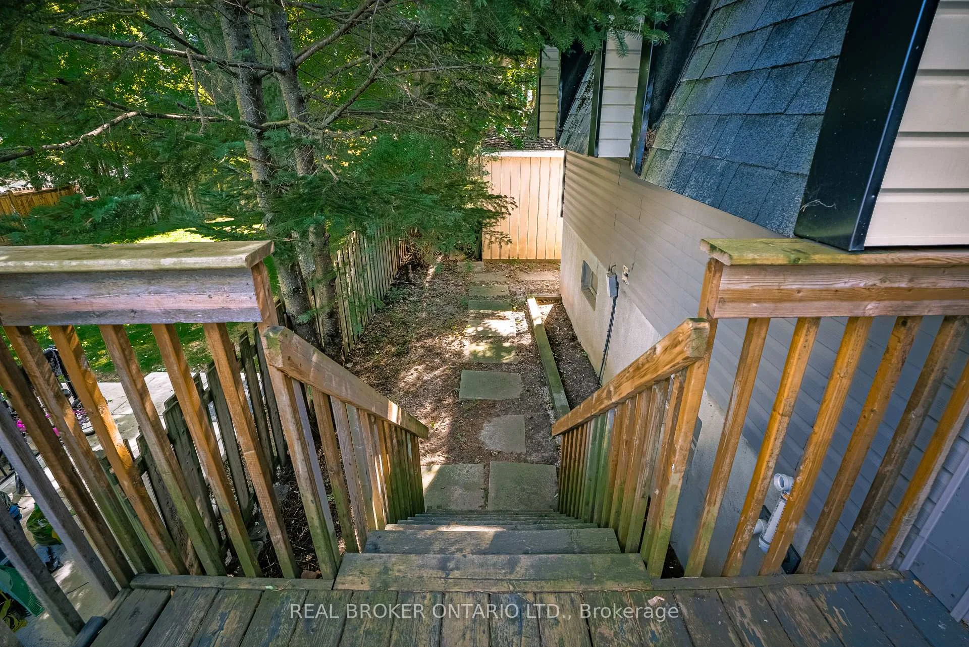 Photo 18 of 5 Nathaniel Crescent, Kitchener, Pioneer Park — HOMEH