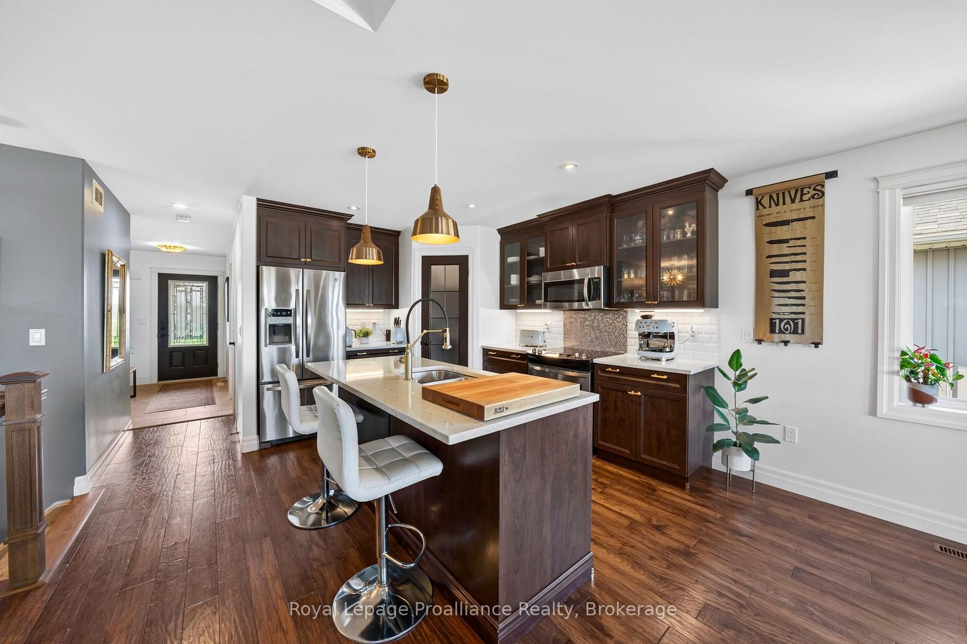 Photo 7 of 16 Butternut Court, Belleville, Belleville Ward — HOMEH