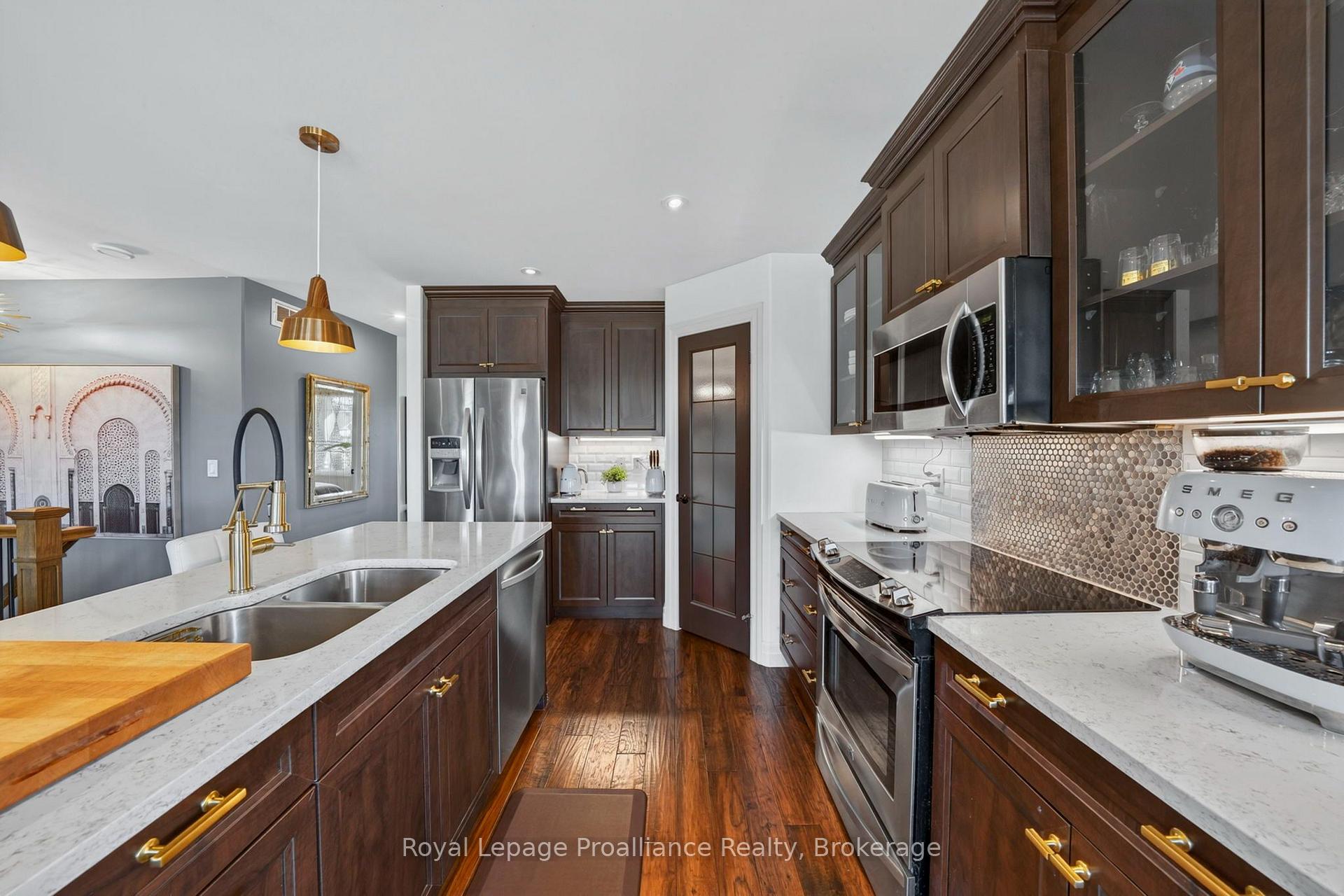 Photo 8 of 16 Butternut Court, Belleville, Belleville Ward — HOMEH