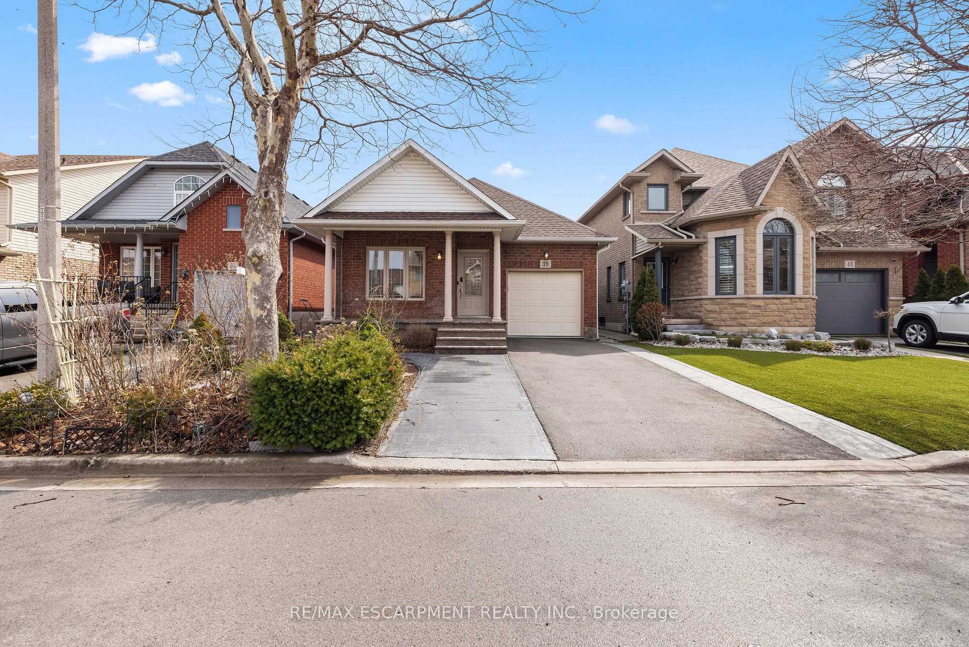 Photo 1 of 39 McKibbon Avenue, Hamilton, Rural Glanbrook — HOMEH