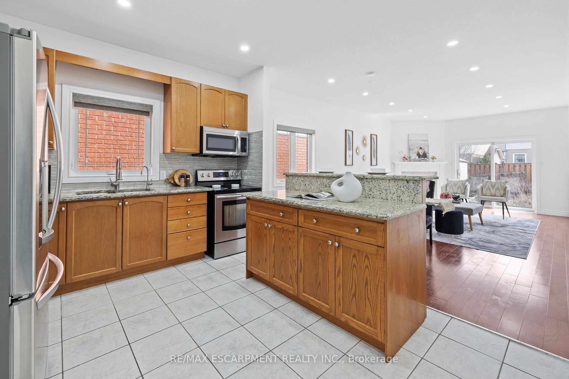 Photo 11 of 39 McKibbon Avenue, Hamilton, Rural Glanbrook — HOMEH