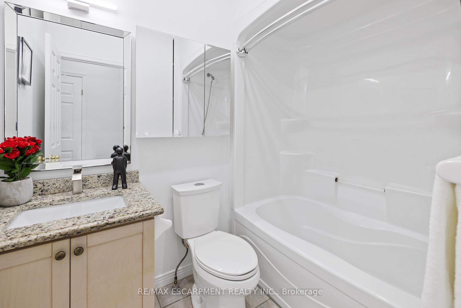 Photo 18 of 39 McKibbon Avenue, Hamilton, Rural Glanbrook — HOMEH