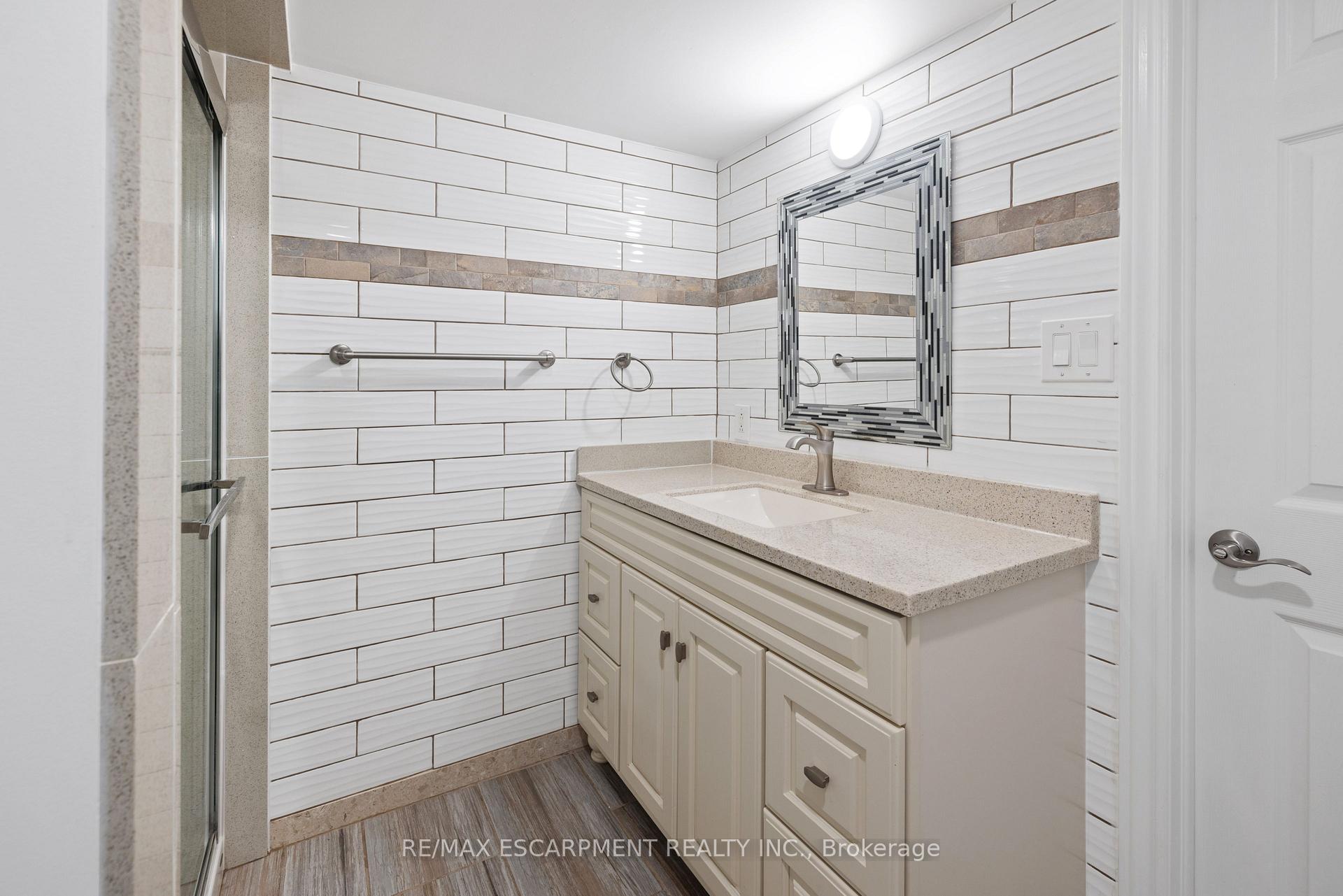 Photo 23 of 39 McKibbon Avenue, Hamilton, Rural Glanbrook — HOMEH