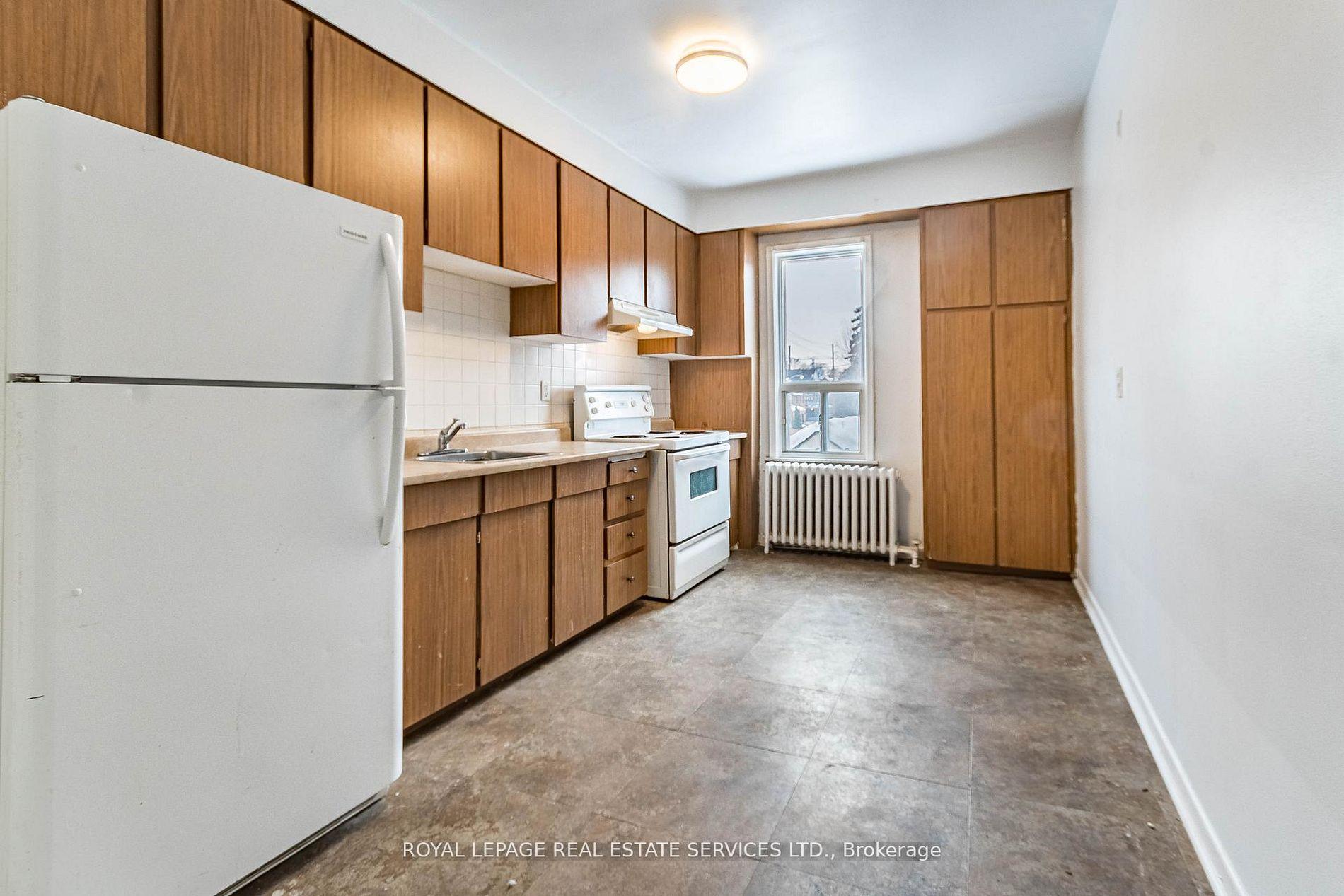 Photo 5 of 1160 Dufferin Street, Toronto, Dovercourt-Wallace Emerson-Junction — HOMEH