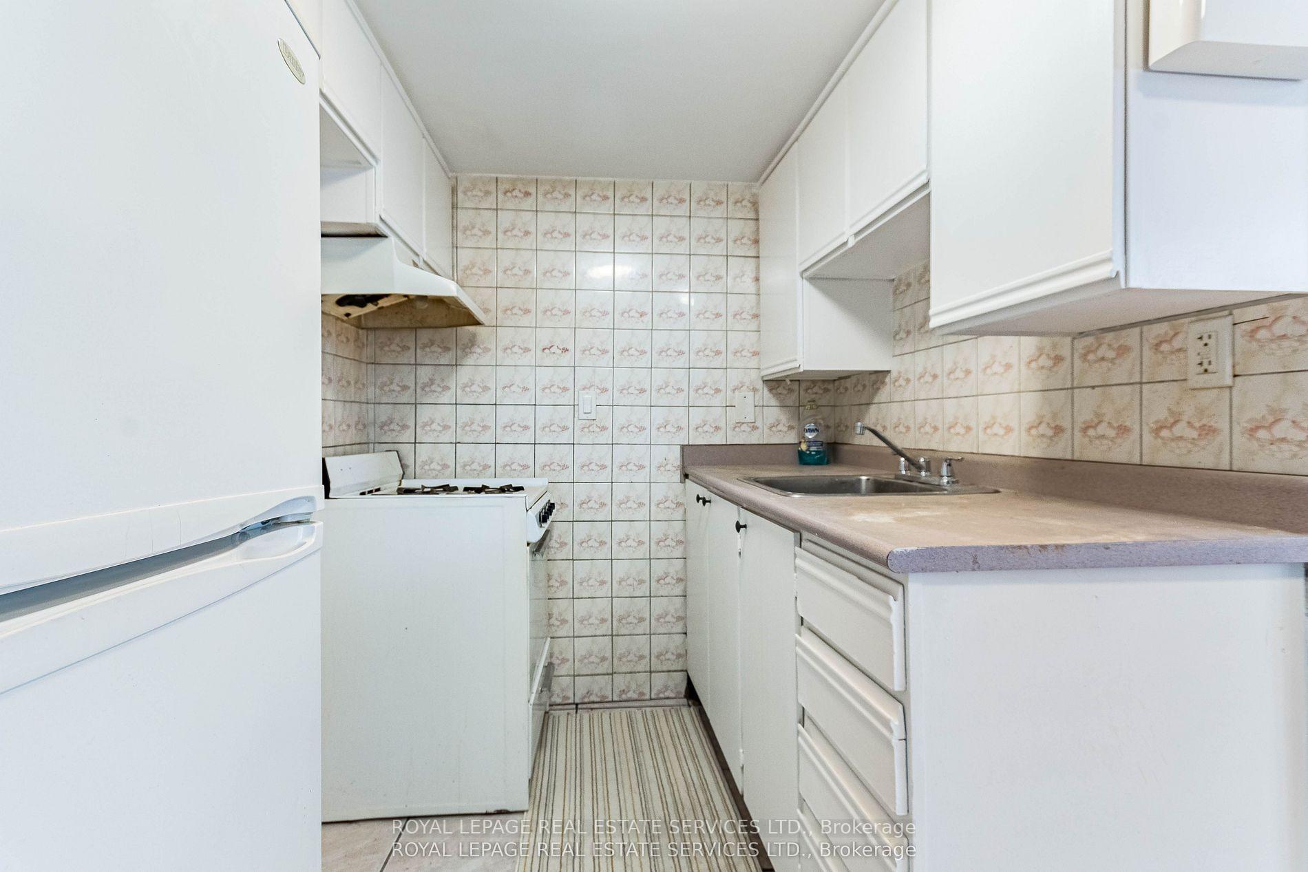 Photo 15 of 1160 Dufferin Street, Toronto, Dovercourt-Wallace Emerson-Junction — HOMEH