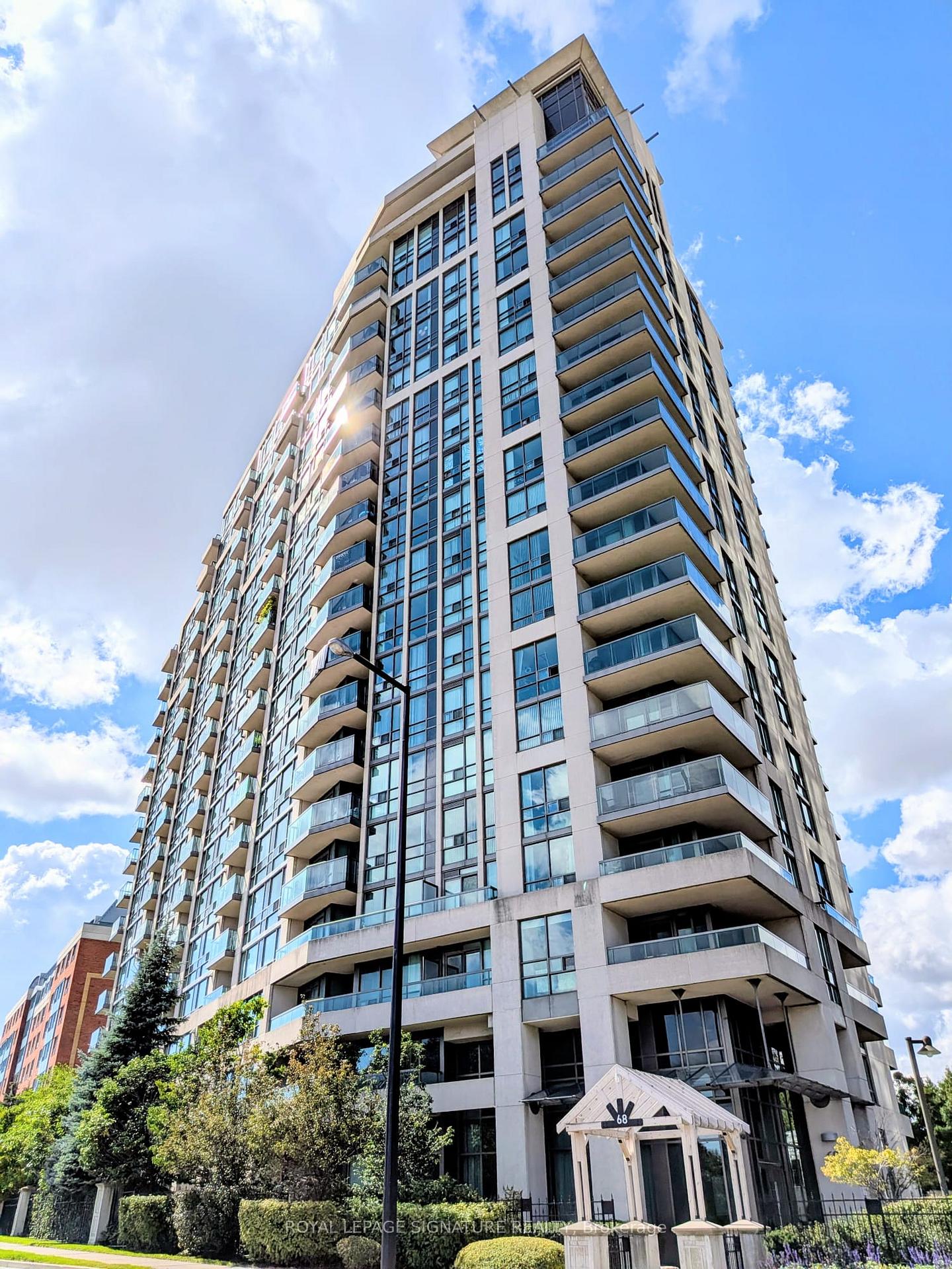 Front of Unit 1515, 68 Grangeway Avenue