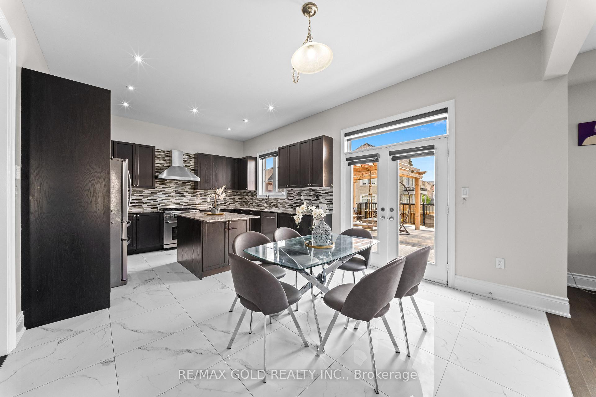 Photo 8 of 54 Gordon Randle Drive, Brampton, Toronto Gore Rural Estate — HOMEH