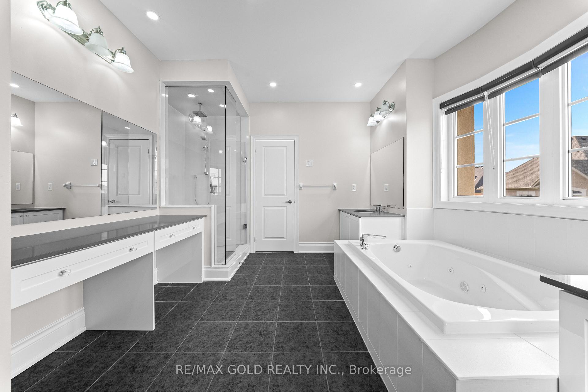 Photo 20 of 54 Gordon Randle Drive, Brampton, Toronto Gore Rural Estate — HOMEH