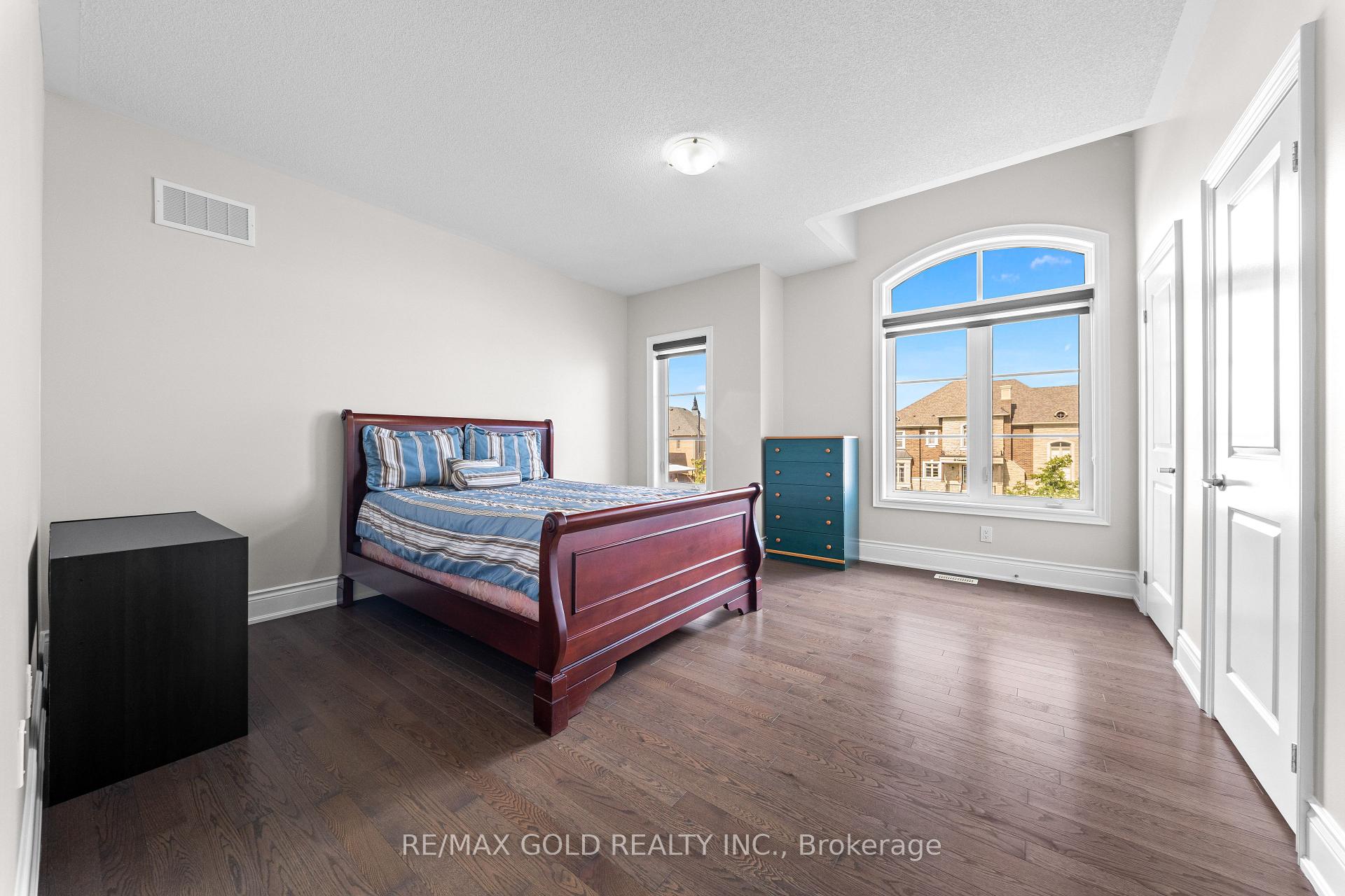 Photo 25 of 54 Gordon Randle Drive, Brampton, Toronto Gore Rural Estate — HOMEH