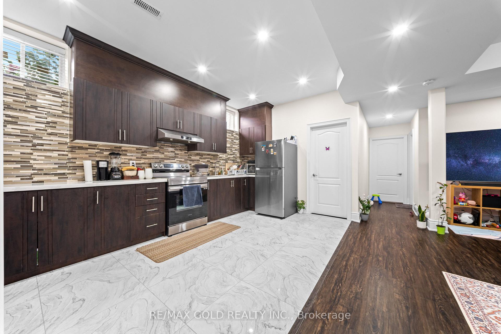 Photo 29 of 54 Gordon Randle Drive, Brampton, Toronto Gore Rural Estate — HOMEH