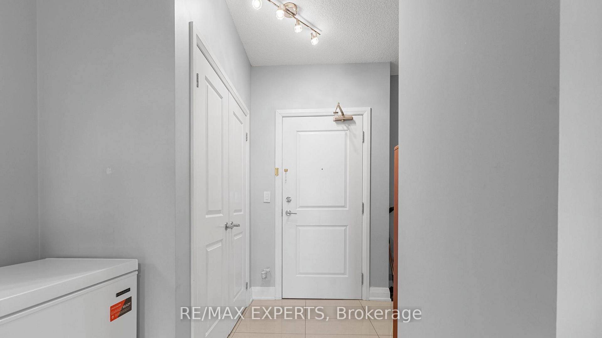Photo 4 of Unit 201, 12 Woodstream Boulevard, Vaughan, Vaughan Grove — HOMEH