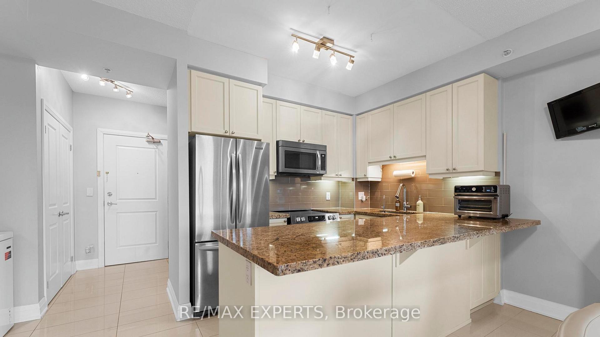 Photo 5 of Unit 201, 12 Woodstream Boulevard, Vaughan, Vaughan Grove — HOMEH