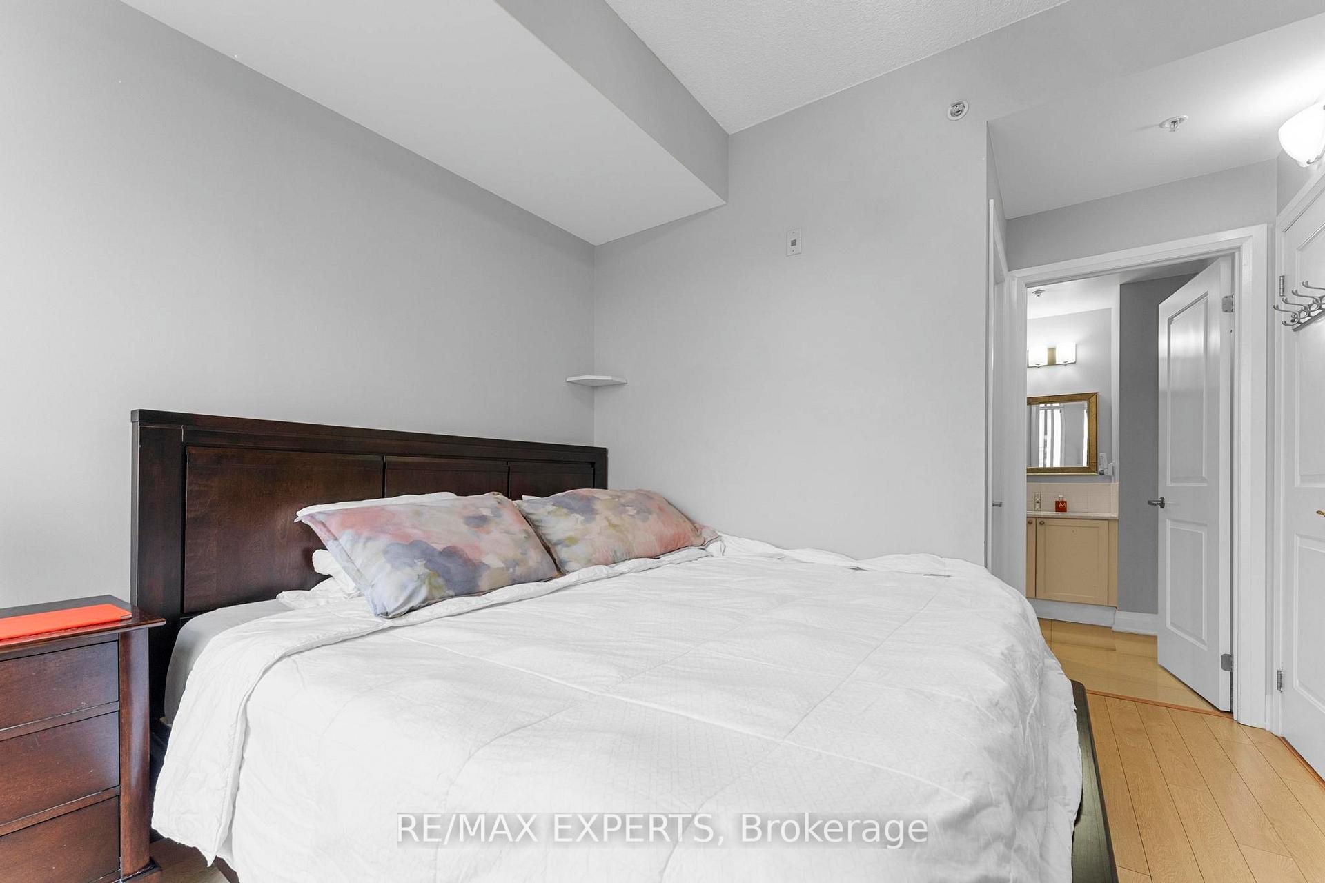 Photo 16 of Unit 201, 12 Woodstream Boulevard, Vaughan, Vaughan Grove — HOMEH
