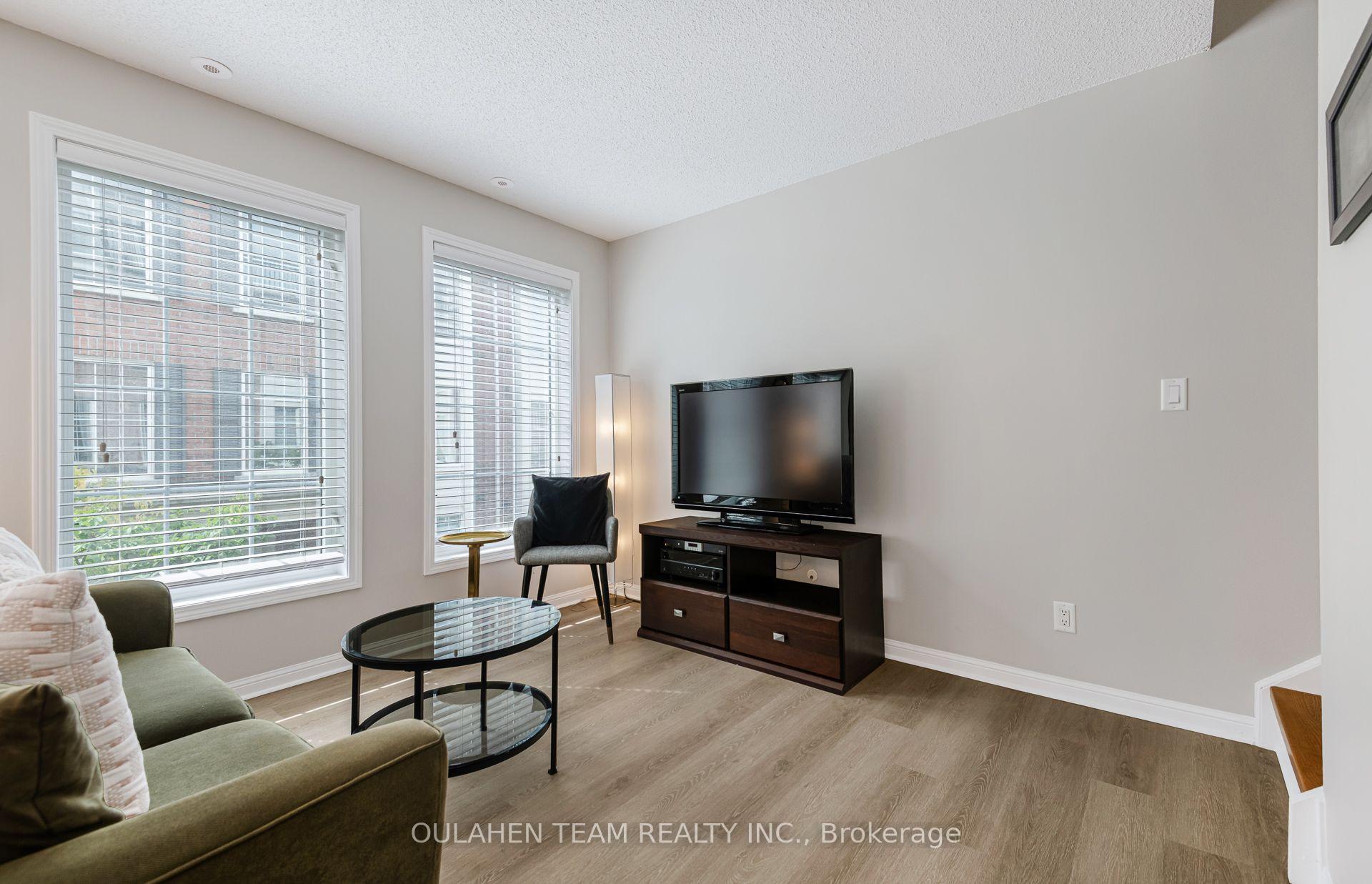 Photo 4 of Unit 1011, 5 Everson Drive, North York, Willowdale East — HOMEH