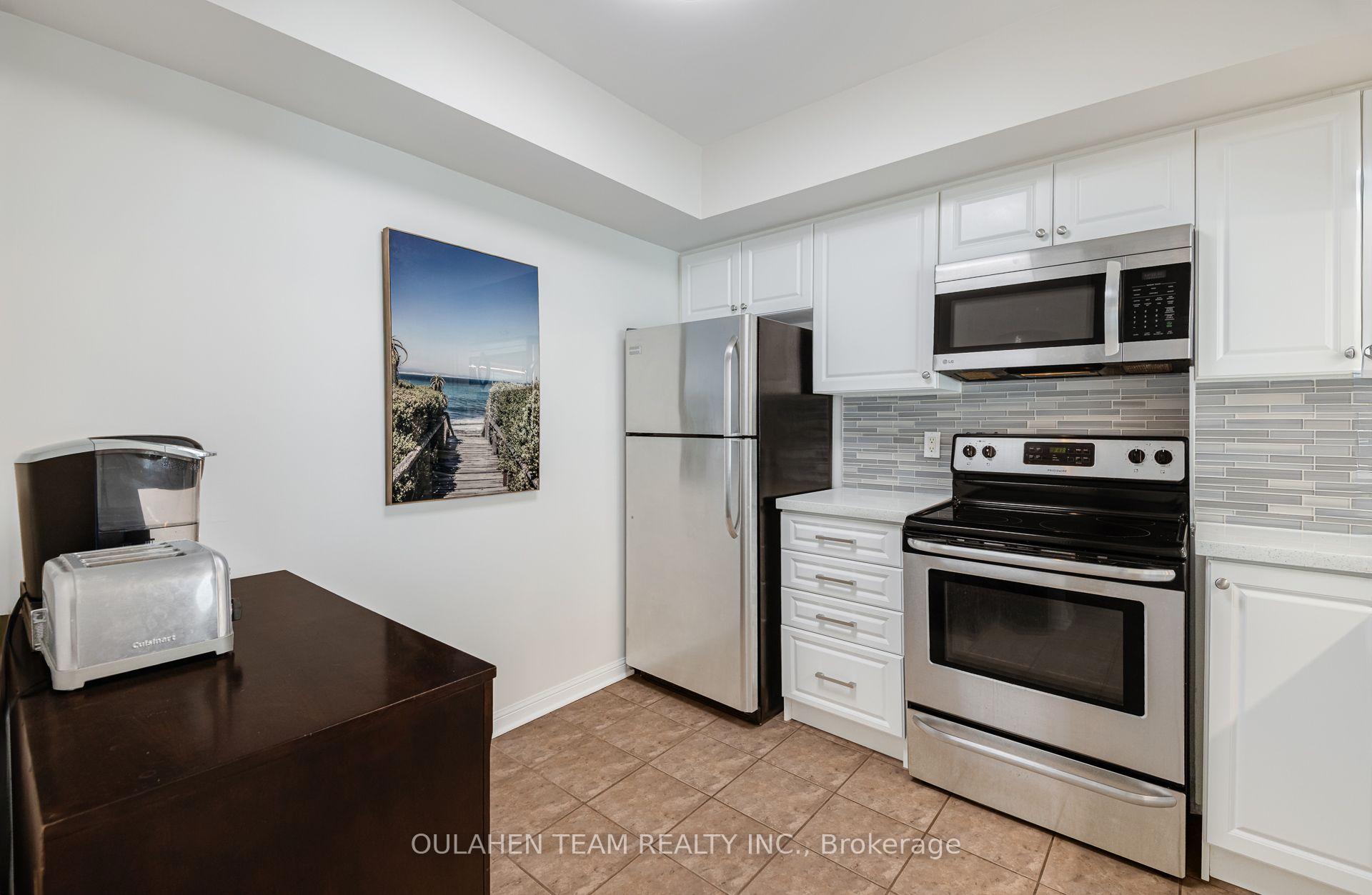 Photo 10 of Unit 1011, 5 Everson Drive, North York, Willowdale East — HOMEH