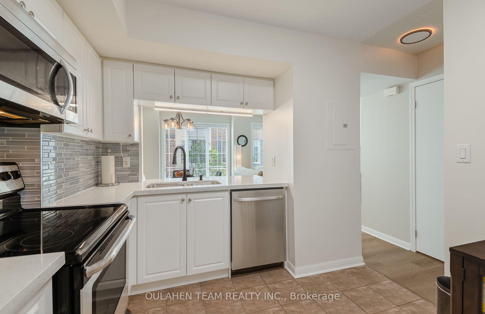 Photo 11 of Unit 1011, 5 Everson Drive, North York, Willowdale East — HOMEH