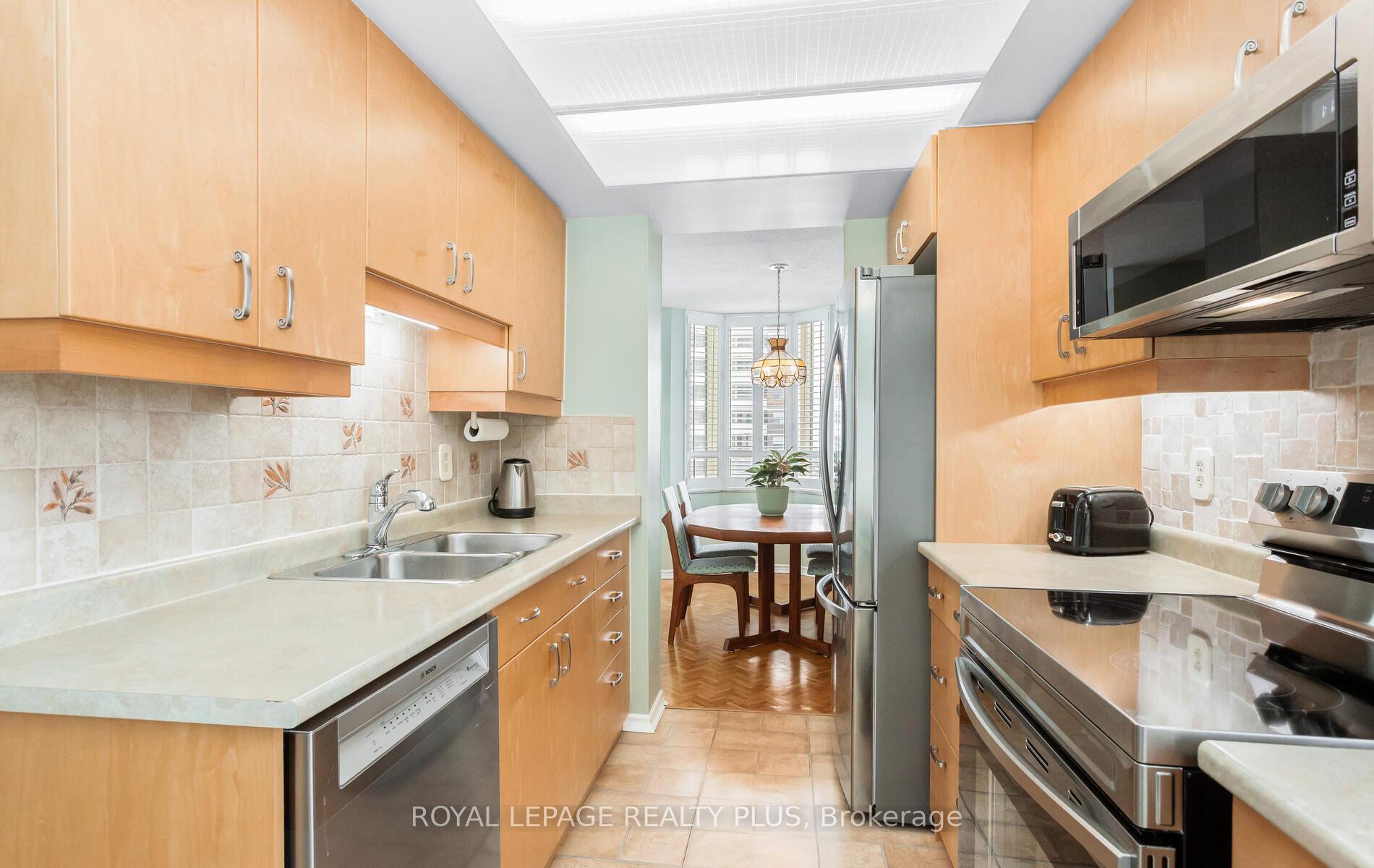 Photo 13 of Unit 803, 5 Lisa Street, Brampton, Queen Street Corridor — HOMEH