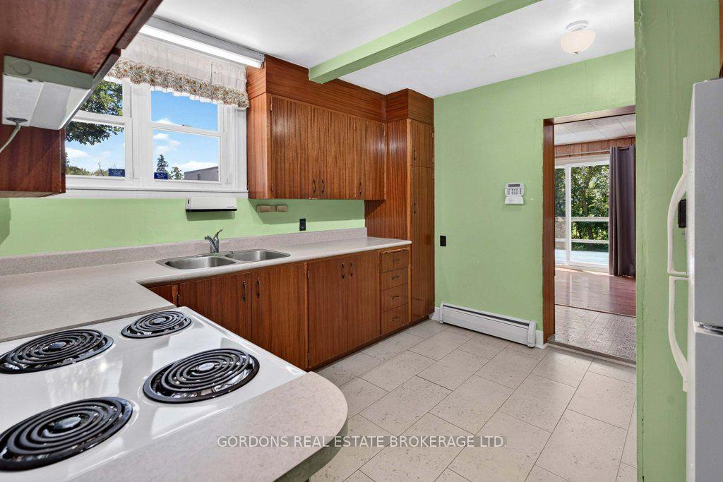 Photo 25 of 132 Joseph Street, Kingston, East of Sir John A. Blvd — HOMEH