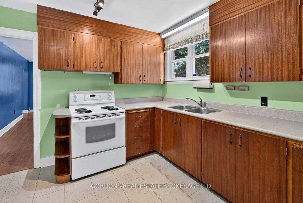 Photo 26 of 132 Joseph Street, Kingston, East of Sir John A. Blvd — HOMEH