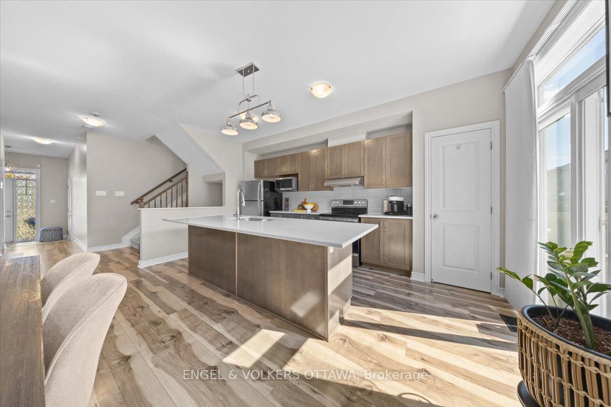 Photo 9 of 508 Hyssop Street, Ottawa, Avalon West — HOMEH