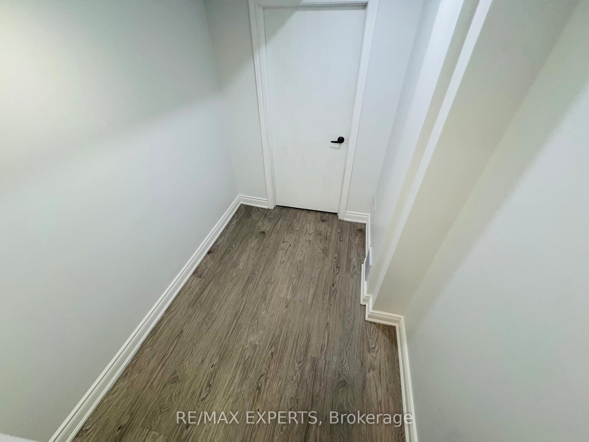 Photo 4 of 117 Baffin Crescent, Brampton, Northwest Brampton — HOMEH